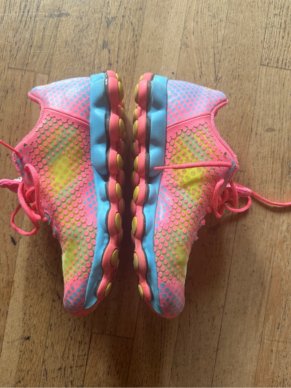 Reebok Bright Pink Women’s Mesh Athletic Sneaker